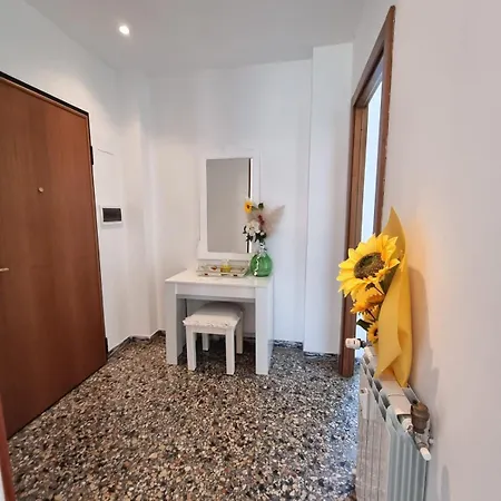 Lägenhet Il Girasole Di Spezia *